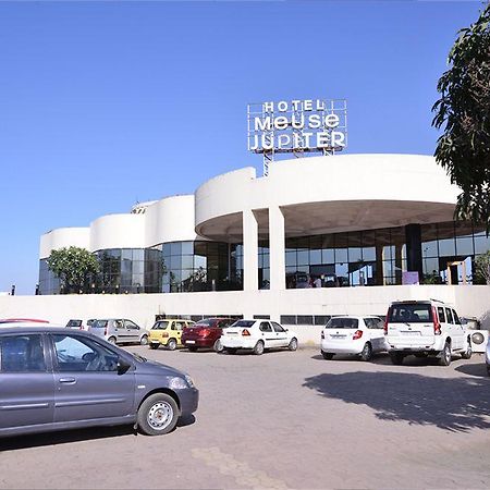 Meuse Jupiter Business And Luxury Hotel Nashik Bagian luar foto