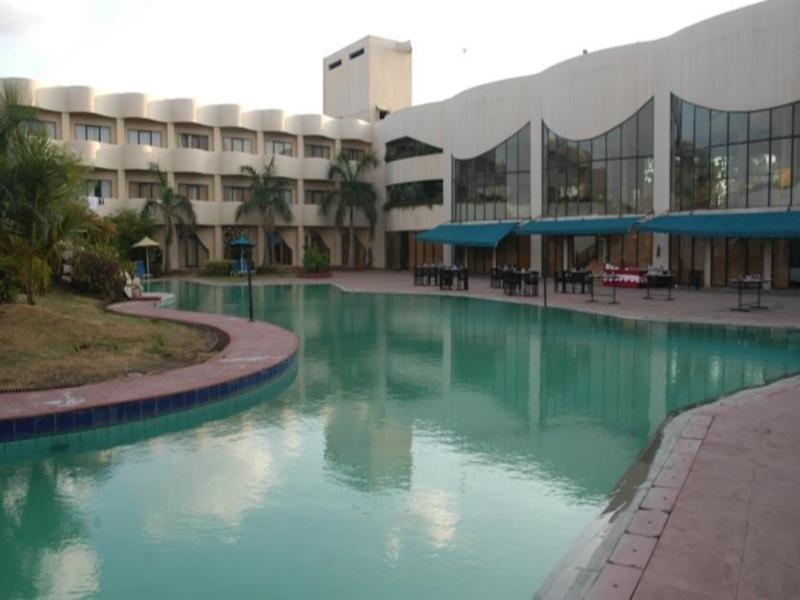 Meuse Jupiter Business And Luxury Hotel Nashik Bagian luar foto