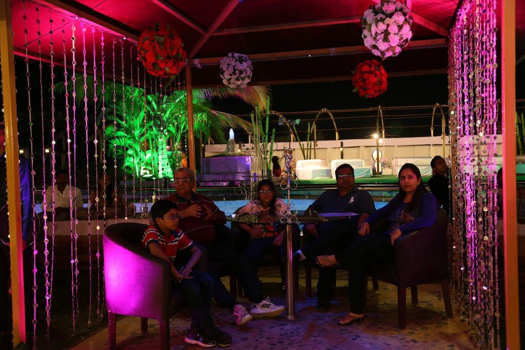 Meuse Jupiter Business And Luxury Hotel Nashik Bagian luar foto