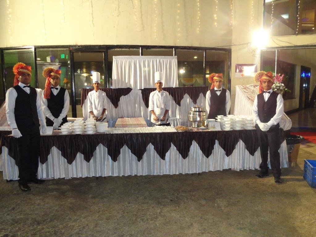 Meuse Jupiter Business And Luxury Hotel Nashik Bagian luar foto