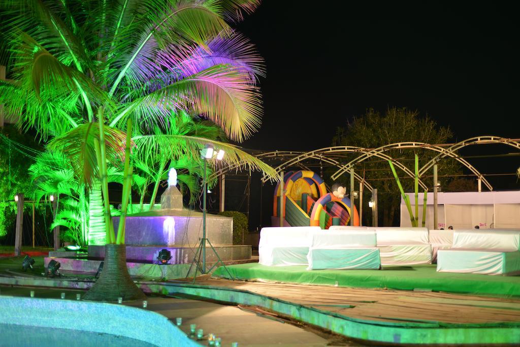 Meuse Jupiter Business And Luxury Hotel Nashik Bagian luar foto