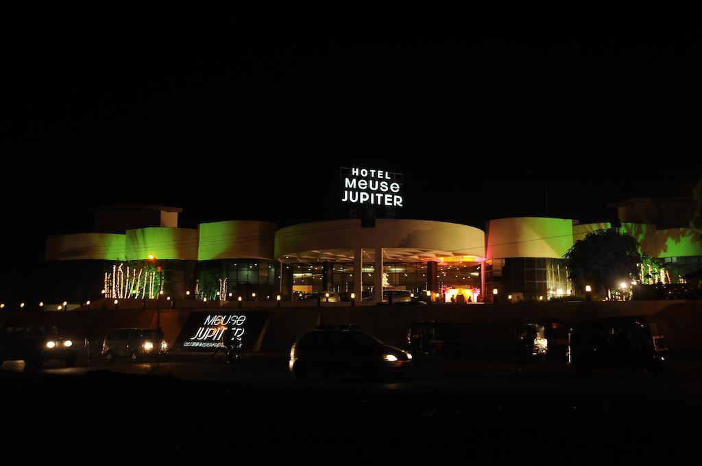 Meuse Jupiter Business And Luxury Hotel Nashik Bagian luar foto