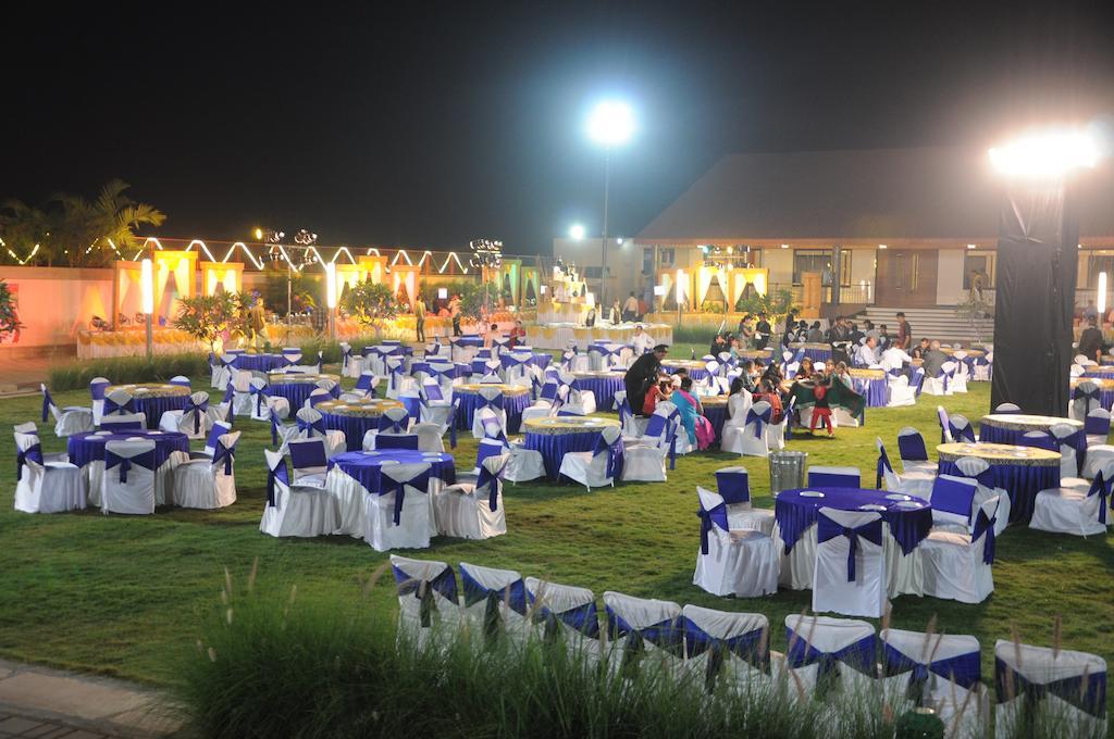Meuse Jupiter Business And Luxury Hotel Nashik Bagian luar foto