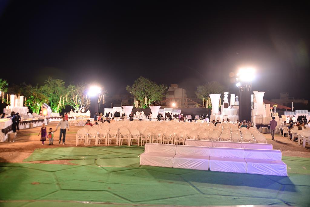 Meuse Jupiter Business And Luxury Hotel Nashik Bagian luar foto